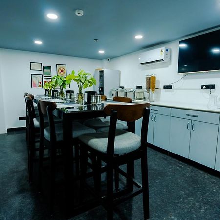 Bedchambers Luxury Apartment Near Golf Course Road Gurgaon Zewnętrze zdjęcie