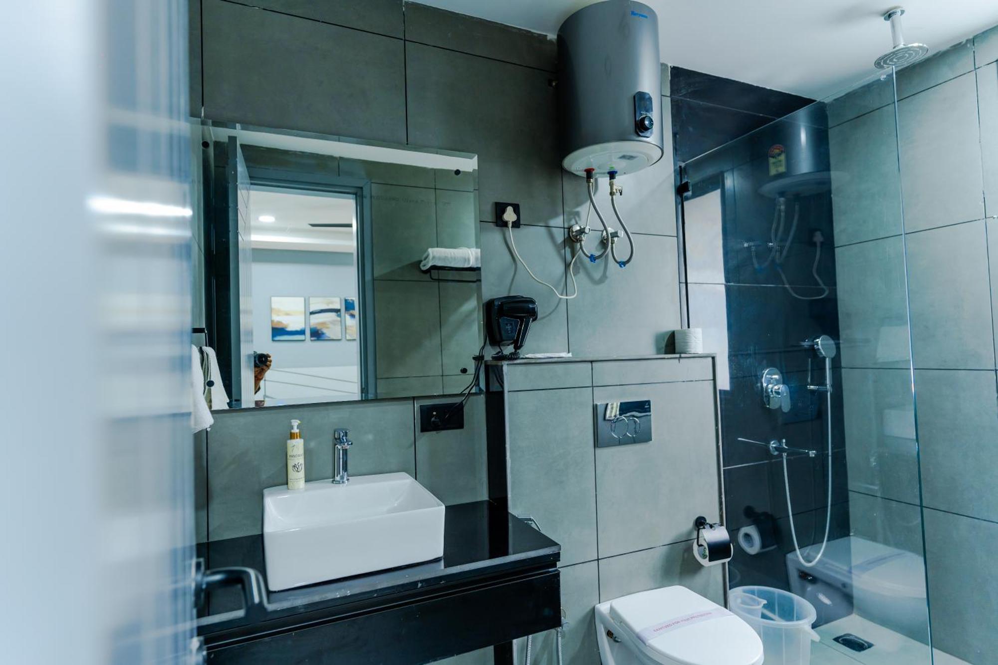 Bedchambers Luxury Apartment Near Golf Course Road Gurgaon Zewnętrze zdjęcie