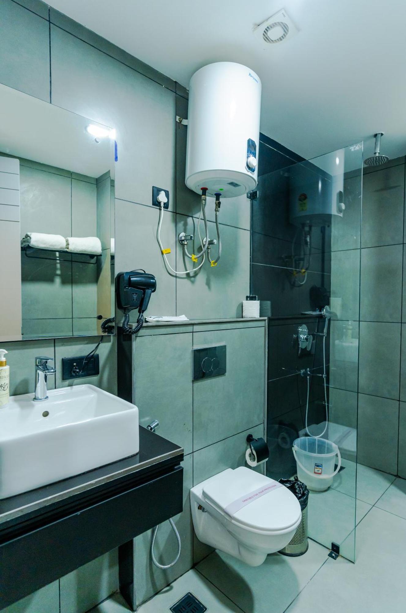 Bedchambers Luxury Apartment Near Golf Course Road Gurgaon Zewnętrze zdjęcie