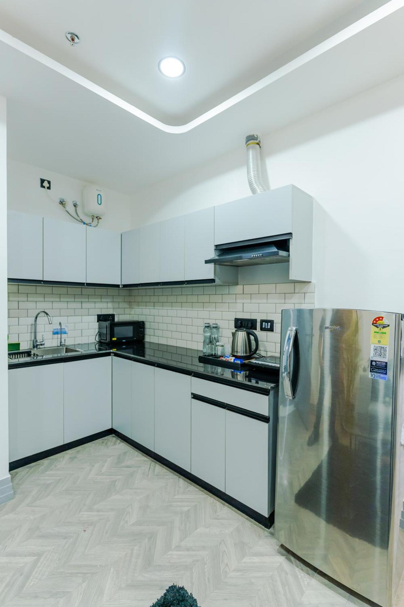 Bedchambers Luxury Apartment Near Golf Course Road Gurgaon Zewnętrze zdjęcie