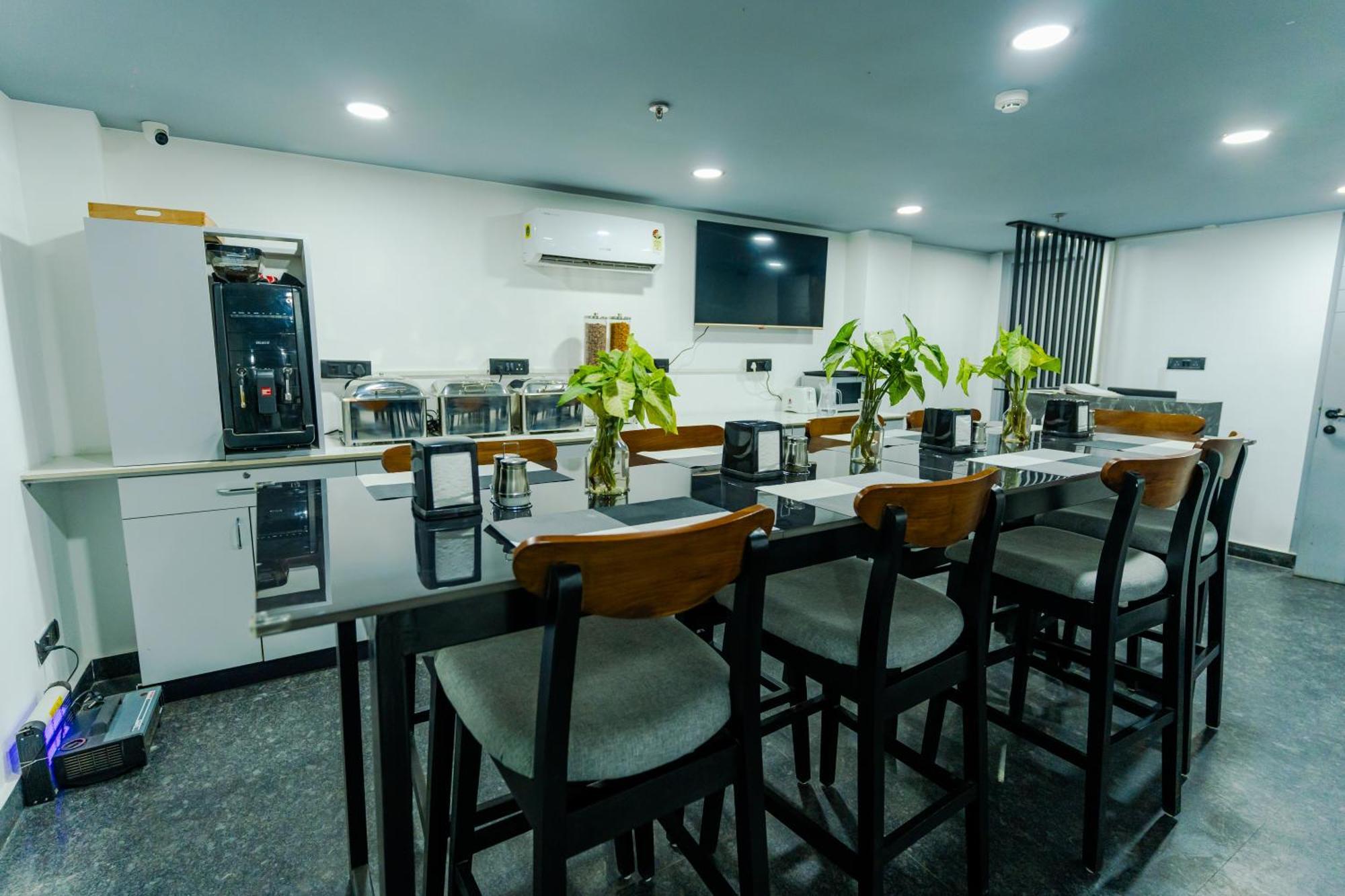 Bedchambers Luxury Apartment Near Golf Course Road Gurgaon Zewnętrze zdjęcie
