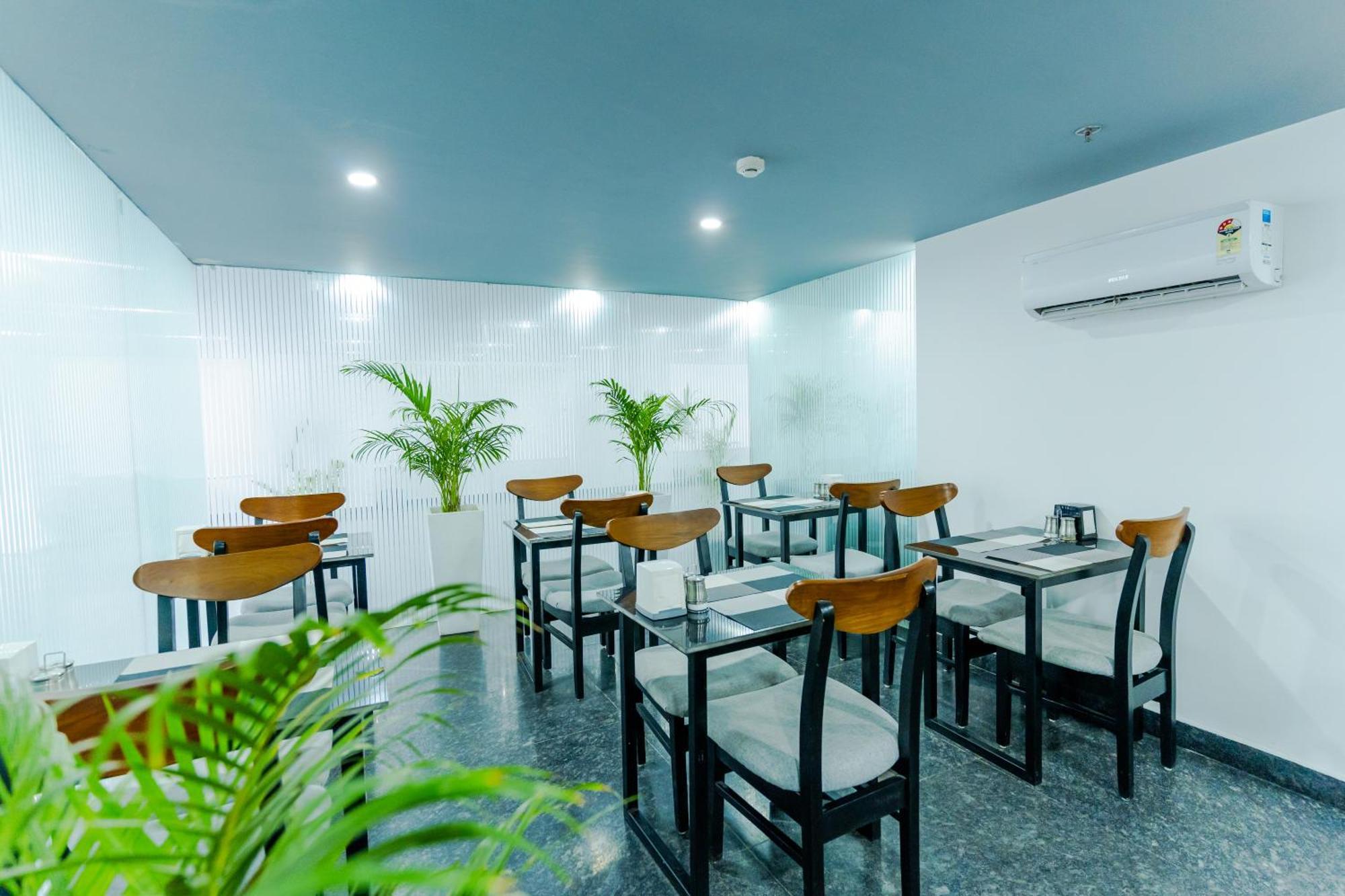 Bedchambers Luxury Apartment Near Golf Course Road Gurgaon Zewnętrze zdjęcie